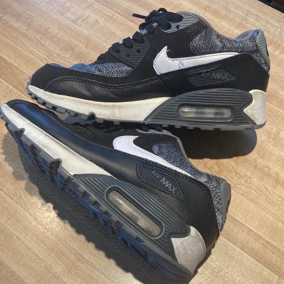 Nike Air Max Sneakers 5.5Y - Picture 4 of 10